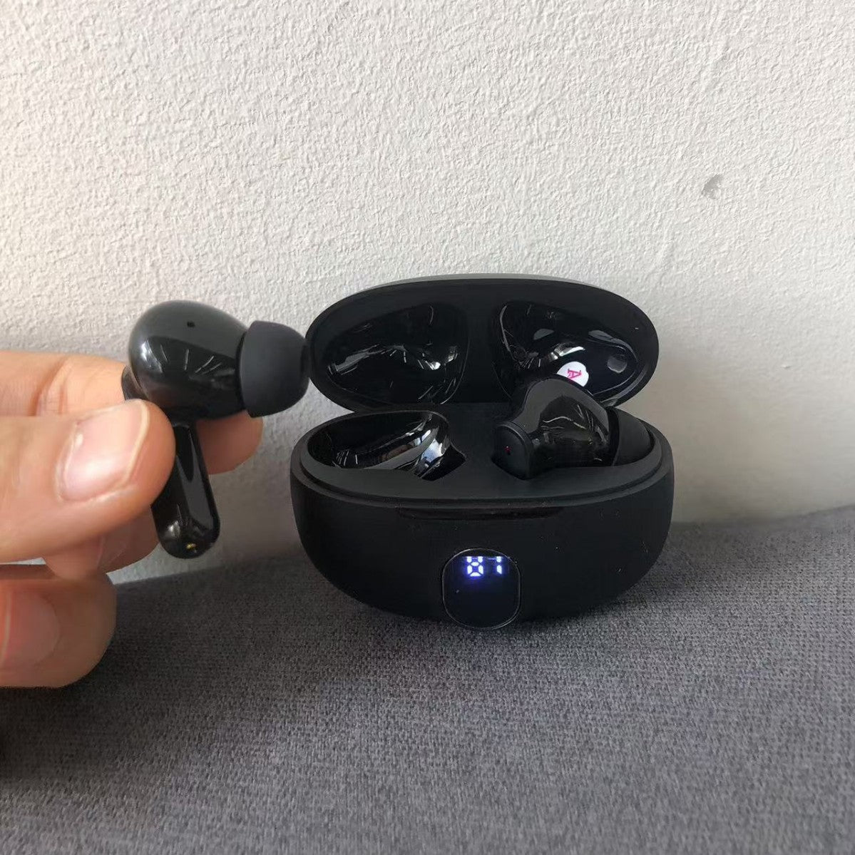 Écouteurs Sans Fil 895B TWS — Bluetooth 5.0, Design Gaming & Lumière LED