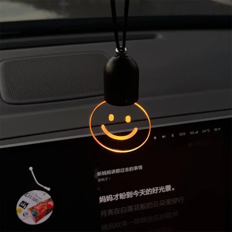 Décoration Rétroviseur Intérieur Voiture – Lumières LED Ambiance, Design Ampoule ou Smiley