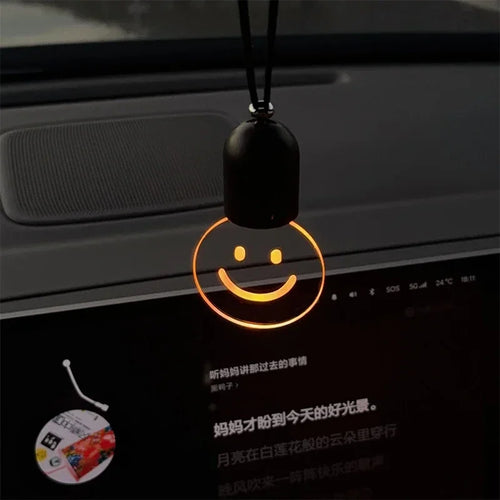 Décoration Rétroviseur Intérieur Voiture – Lumières LED Ambiance, Design Ampoule ou Smiley